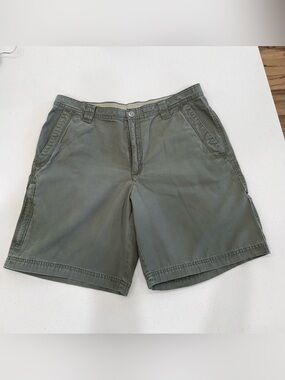 Columbia Men's Olive Utility Flat-Front Shorts